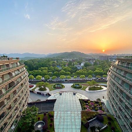 Wyndham Grand Plaza Royale Hangzhou Exterior photo